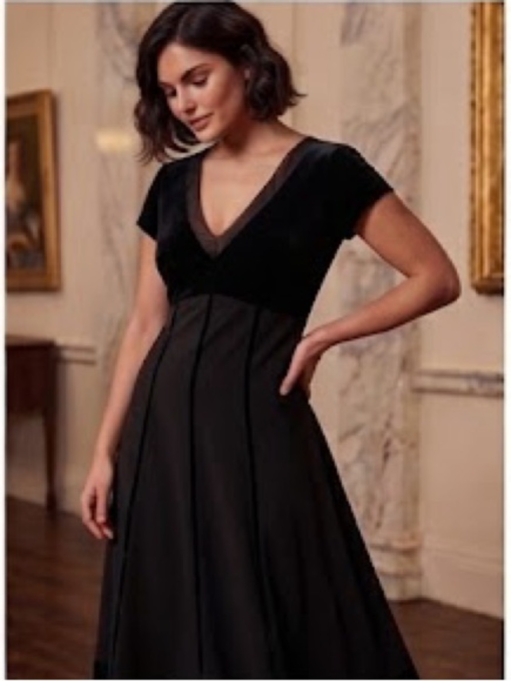 Tristan & Iseut Black Formal Velvet Empire-Waist Dress